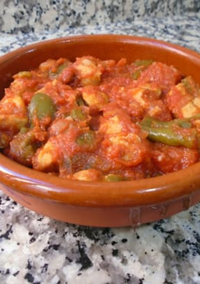Una foto de Magro con tomate