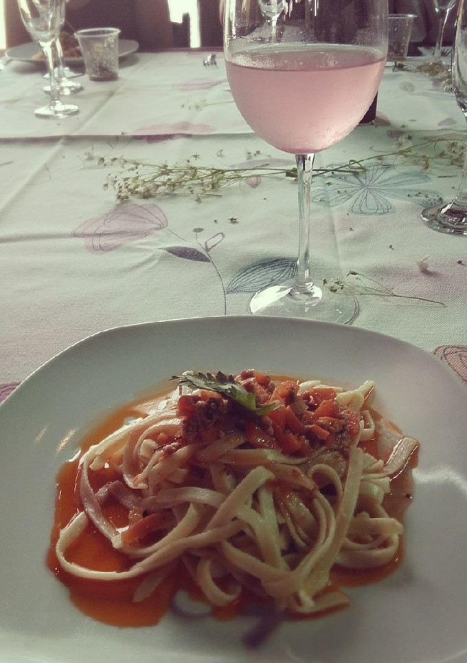 Una foto de Tallarines con salsa Boloñesa