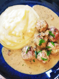 Una foto de Albóndigas en salsa de setas