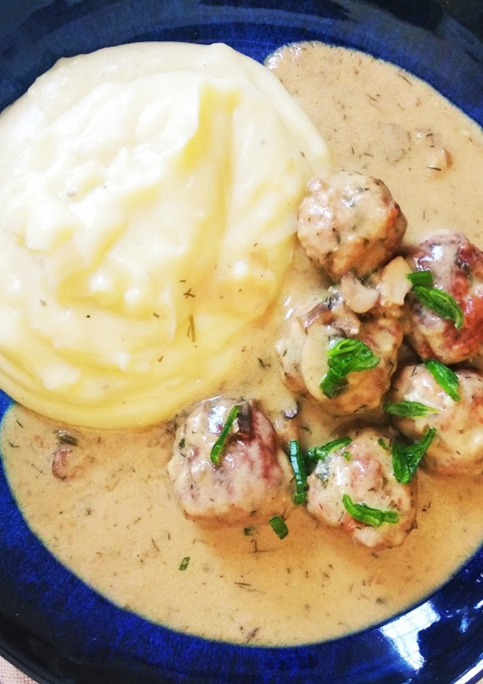 Una foto de Albóndigas en salsa de setas
