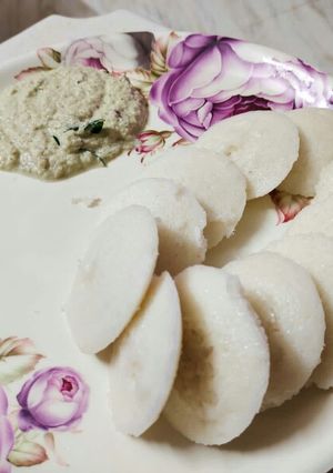 राइस इडली (rice idli recipe in hindi) रेसिपी मुख्य फोटो