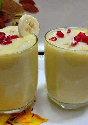 A picture of Banana pomegranate flavour custard.
