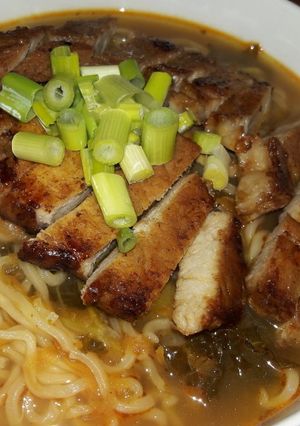 A picture of My super easy honey pork and sirracha ramen soup.