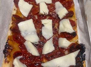 Foto di Tarte tatin di pomodori datterino confit