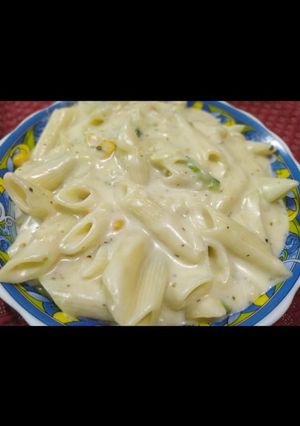 व्हाइट सॉस पास्ता(white sauce pasta recipe in hindi) रेसिपी मुख्य फोटो