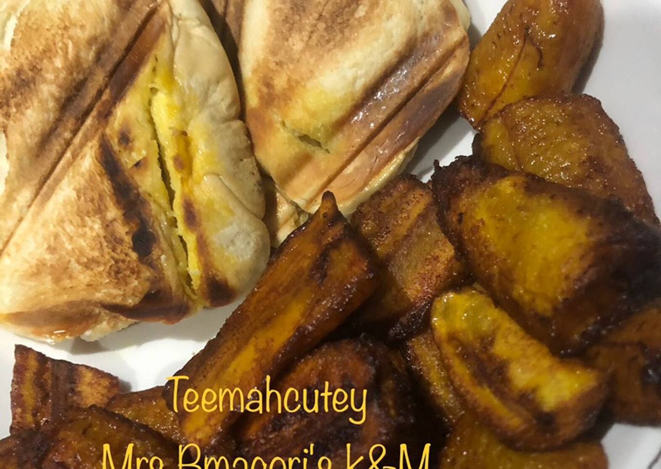Toasted bread with plantain