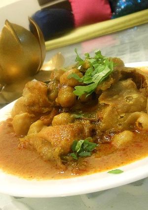 A picture of Chhole Samosa.