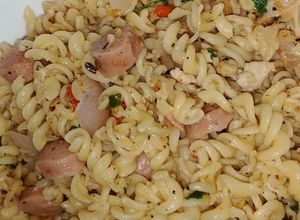 Gambar Pasta Spiral Goreng Sosej Pedas