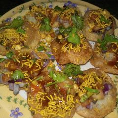 A picture of Papdi chaat.