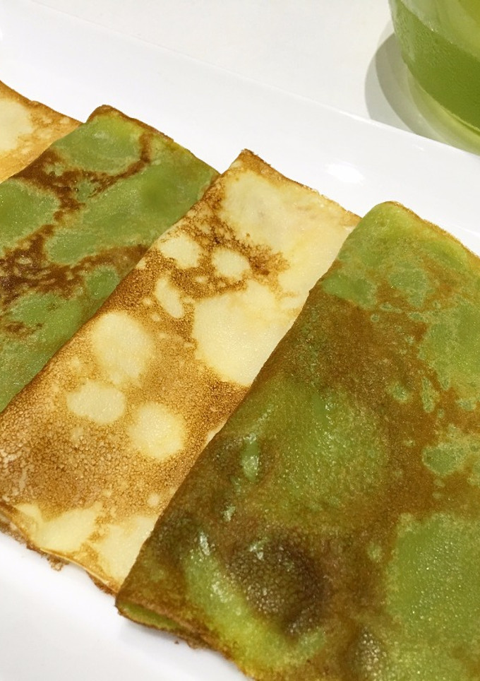 Una foto de Crêpes de té verde Matcha