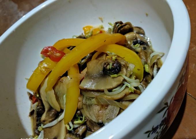 Ternyata ini loh! Resep  memasak Jamur Kancing dengan Paprika Goreng dijamin gurih