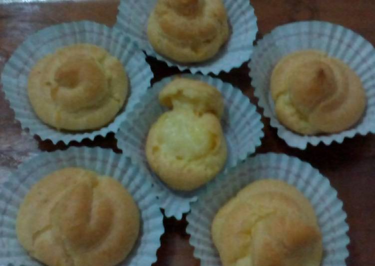 Kue Sus (Choux Pastry) Isi Vla Aroma Pandan