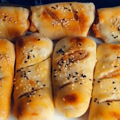 A picture of Chicken Alfredo Bread.