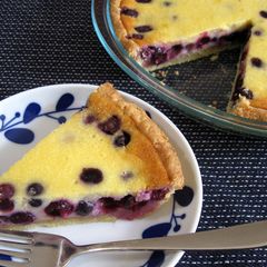 A picture of Blueberry & Sour Cream Pie.