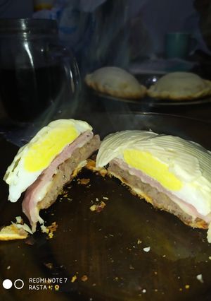 Una foto de Hamburguesas (con tapas de empanadas)