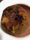Manzana rellena de cerezas con chocolate