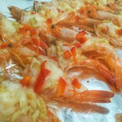 A picture of Garlic shrimp with cheese.