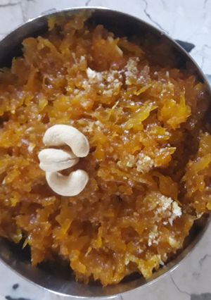 ગાજર નો હલવો (Gajar Halwa recipe in Gujarati) રેસીપી મુખ્ય ફોટો