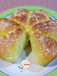 南瓜煉乳夏威夷豆奶酥花麵包~湯種冷藏法 的食譜成品照片