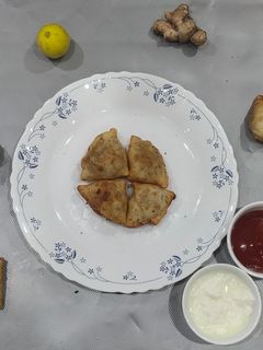 સમોસા (samosa recipe in Gujarati) રેસીપી મુખ્ય ફોટો