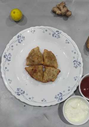 સમોસા (samosa recipe in Gujarati) રેસીપી મુખ્ય ફોટો