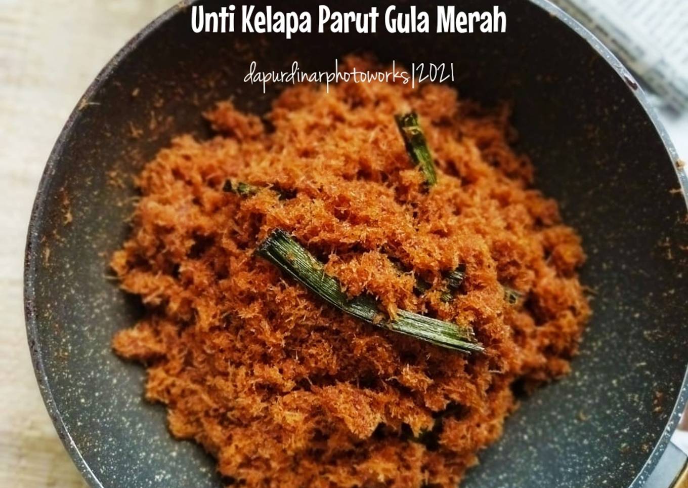 Unti Kelapa Parut Gula Merah (isian kue Bugis)