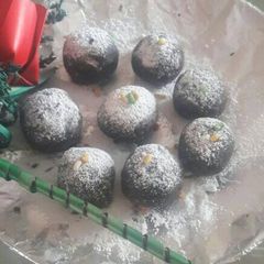 Chocolate nuts balls A picture of Chocolate nuts balls.
