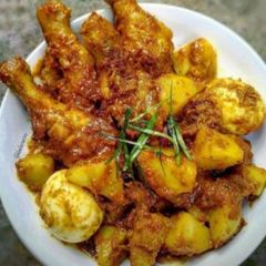 A picture of Chicken thigh rendang.