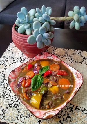 A picture of Thai Veg Green Curry.