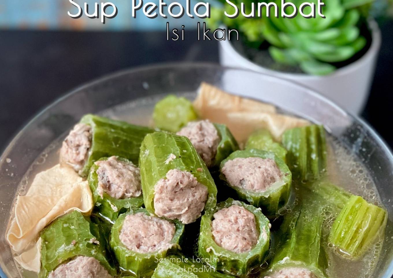 Sup petola diisi dengan ikan