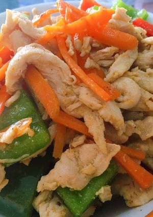Foto resep Tumis Ayam Putih Wortel Paprika