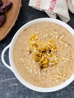 A picture of Dates and Oats Kheer/Pudding.