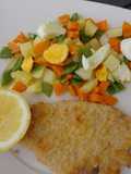 Panados de peru no forno com salada russa