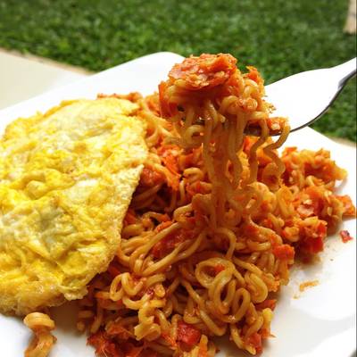 Resep Indomie Goreng Super Pedas oleh Nila Aviana - Cookpad