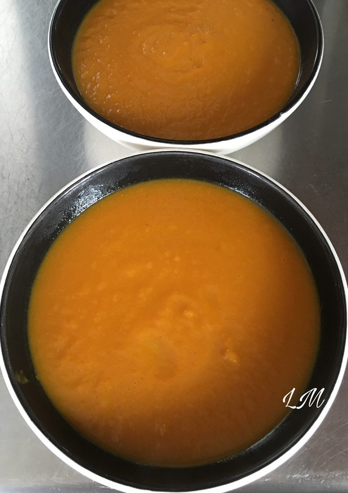 Una foto de Volouté de zanahorias y leche de coco, hecha en la Cuisy Chef