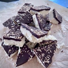 A picture of Plant Based Bounty-Style Bars 🌱 🥥.