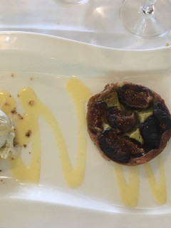 Una foto de Tatin de higos con helado de vainilla 😋