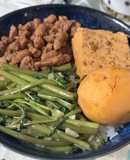 滷肉燥、蛋、豆腐