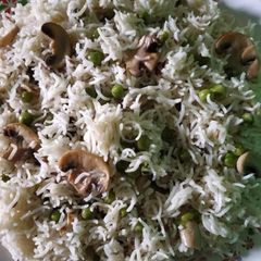 A picture of Matar mushroom pulao.