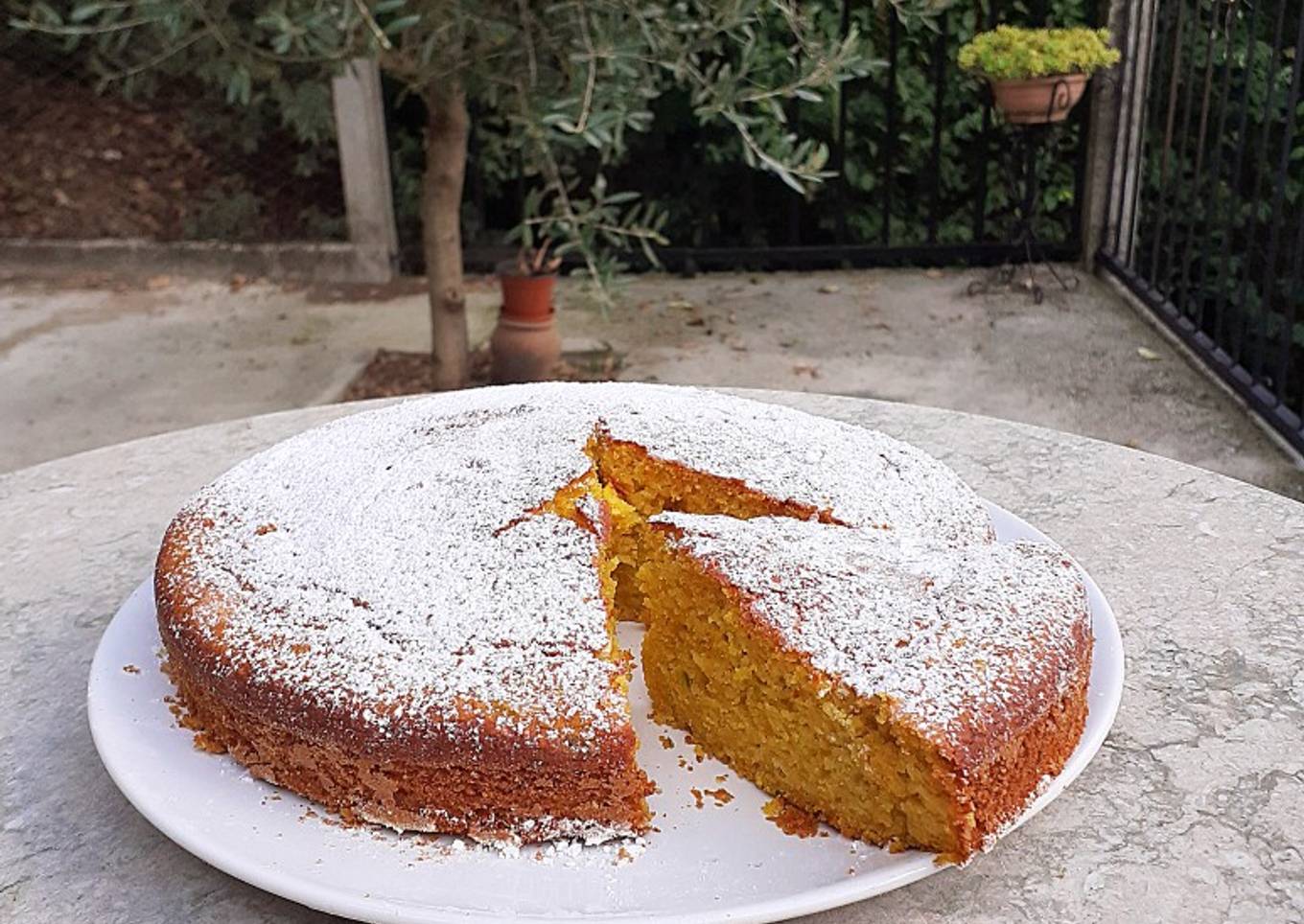 TORTA DI MANDORLE GRASSA