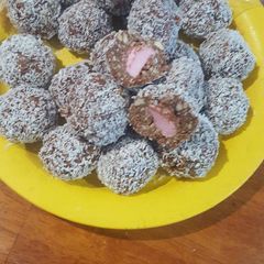 A picture of Marshmallow treats.