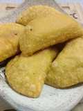 Empanadas con harina de maíz colorado