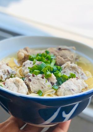 Hình của món Mì Trứng Nấu Mọc.