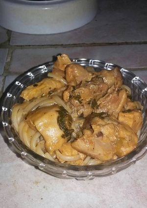 Una foto de Pasta con pollo guisado