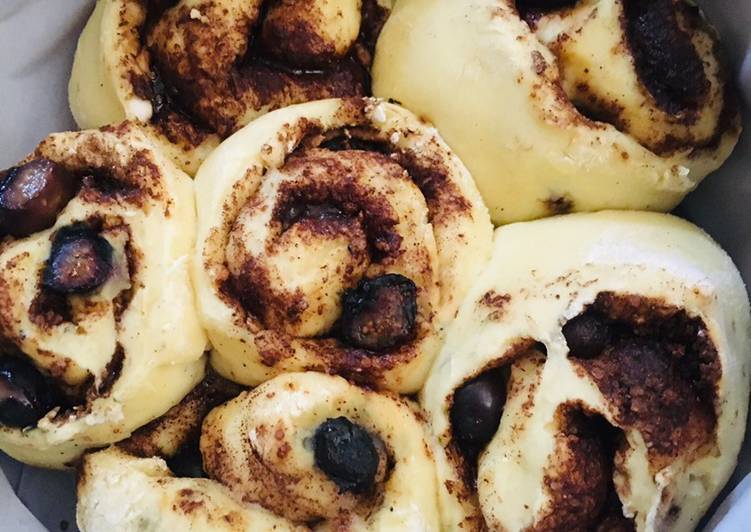 Blueberry Cinnamon Roll