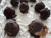 Una foto de trufas de avena saludable