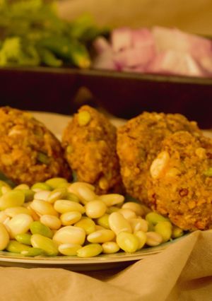 A picture of Avarebele Masala Vada.
