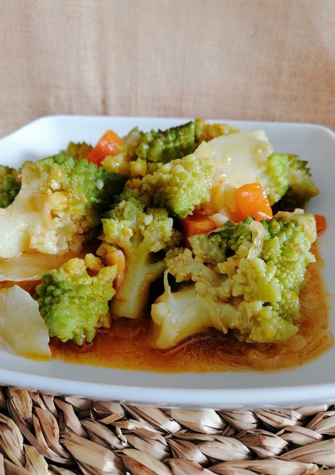 Una foto de Romanesco con patatas