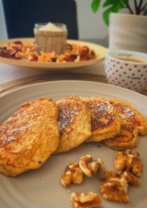 Una foto de Tortitas de avena, manzana, coco y kéfir