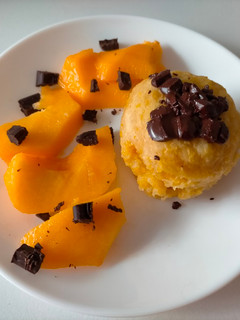 Una foto de Mug cake de melocotón